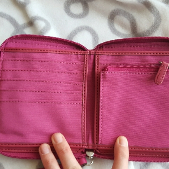 Pink coach wallet - Picture 2 of 3